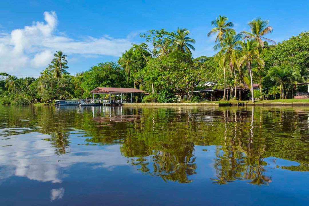 Hotel Manatus Lodge Tortuguero, Natural Canal, Costa Rica, Llama Travel